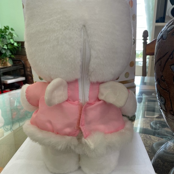 Hello Kitty Doll - Picture 2 of 4